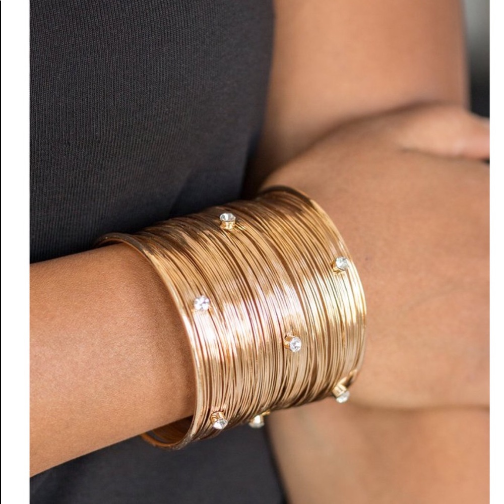 Bracelet not contain nickel or lead
